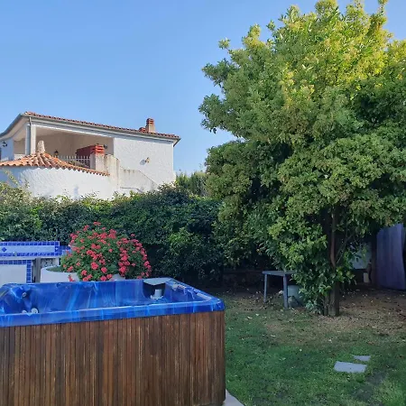 Villa Casa In Riva Al Mare